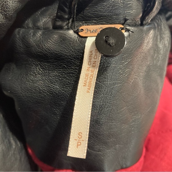FREE PEOPLE Sz S Vegan Quilted Shoulder & Lining Zipper Snap Closure Moto Jacket - Picture 15 of 16